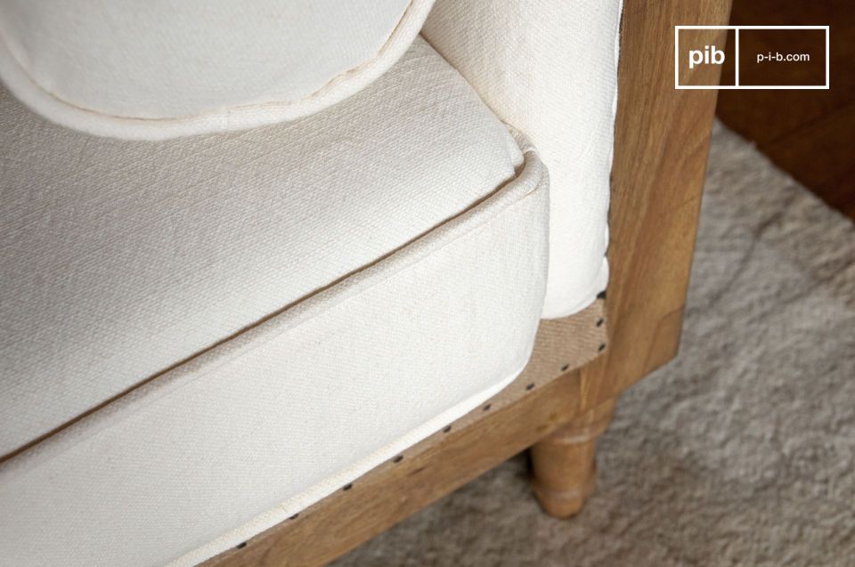 A linen and cotton bench with the charm of yesteryear