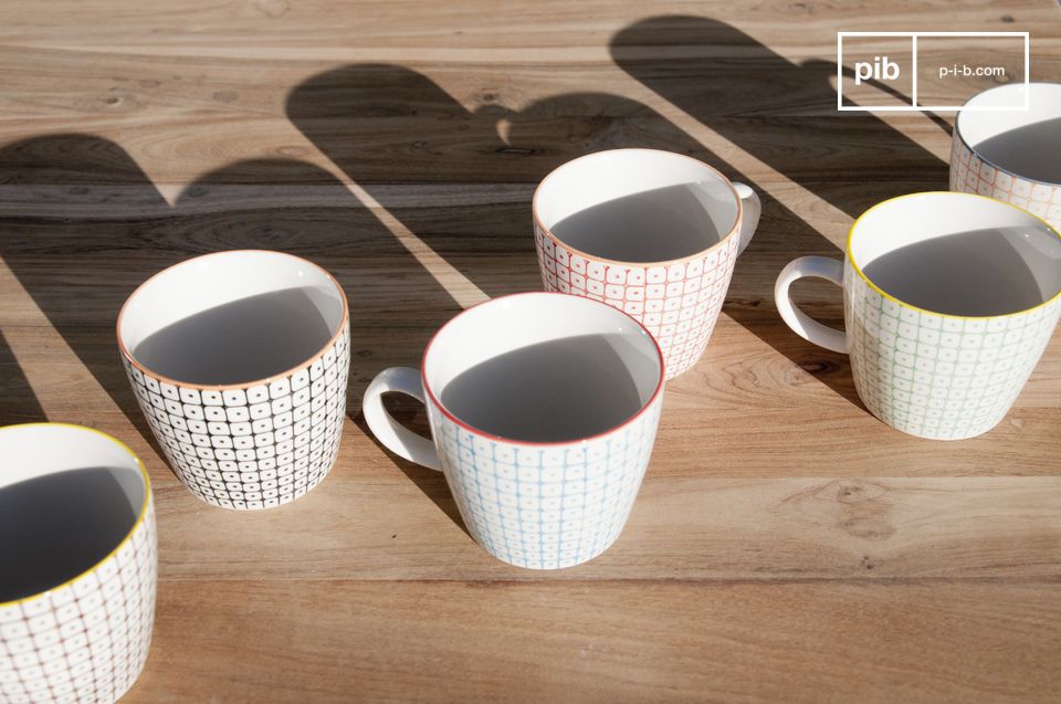 The mugs are coloured with a superb retro look.