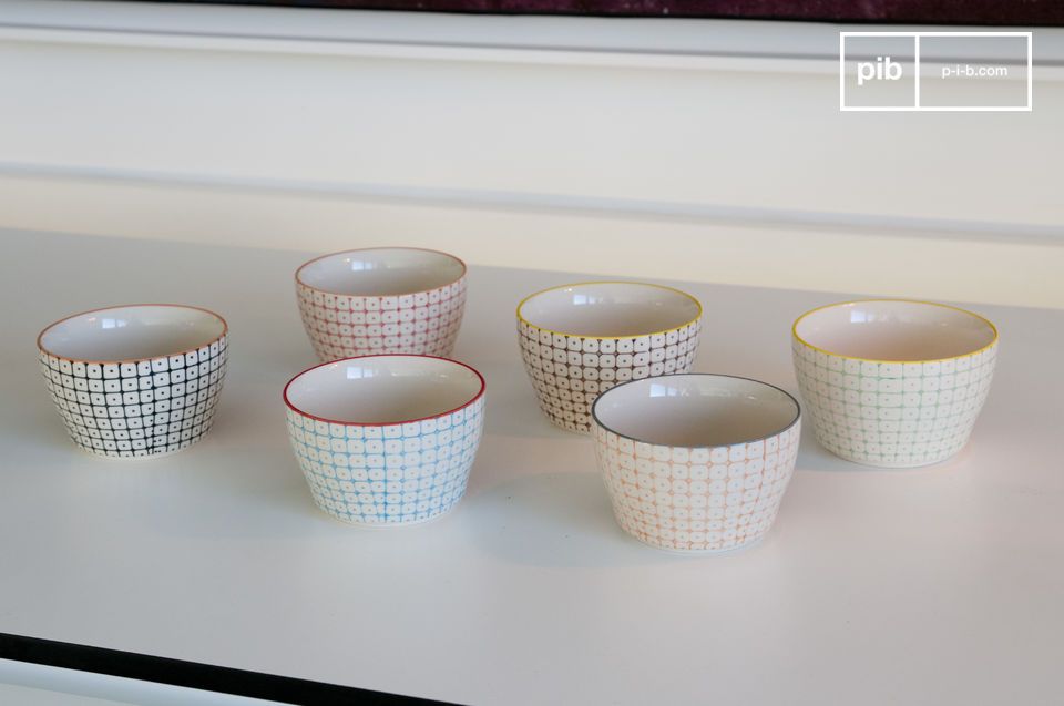 Set of 6 bowls with subtle charm.