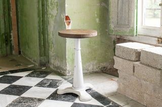 Adjustable white tailor's stool