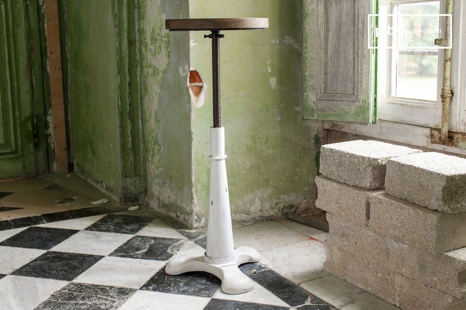 An adjustable tailor's stool, a redesigned classic design 