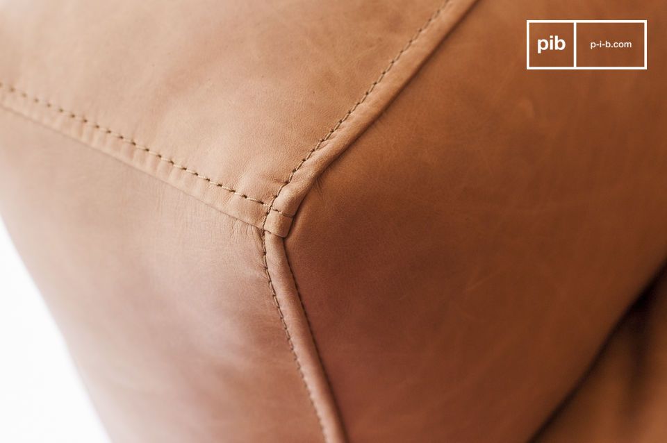 Topstitching, turned seams, and exceptional leather: a must.
