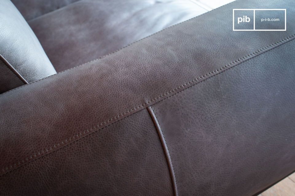 Wide armrests that promise a relaxing time