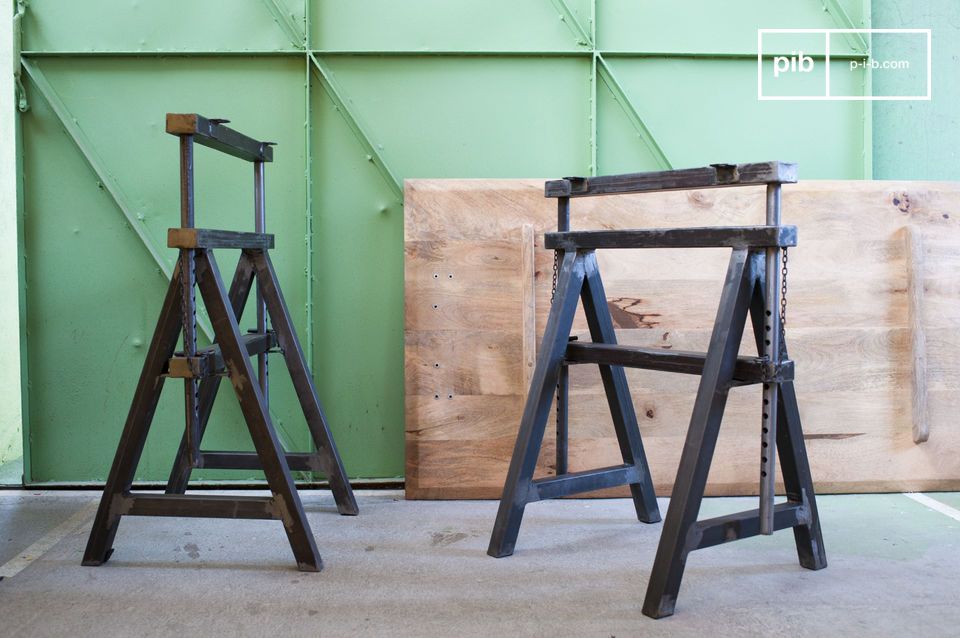 Pair of trestles for sturdy table legs.