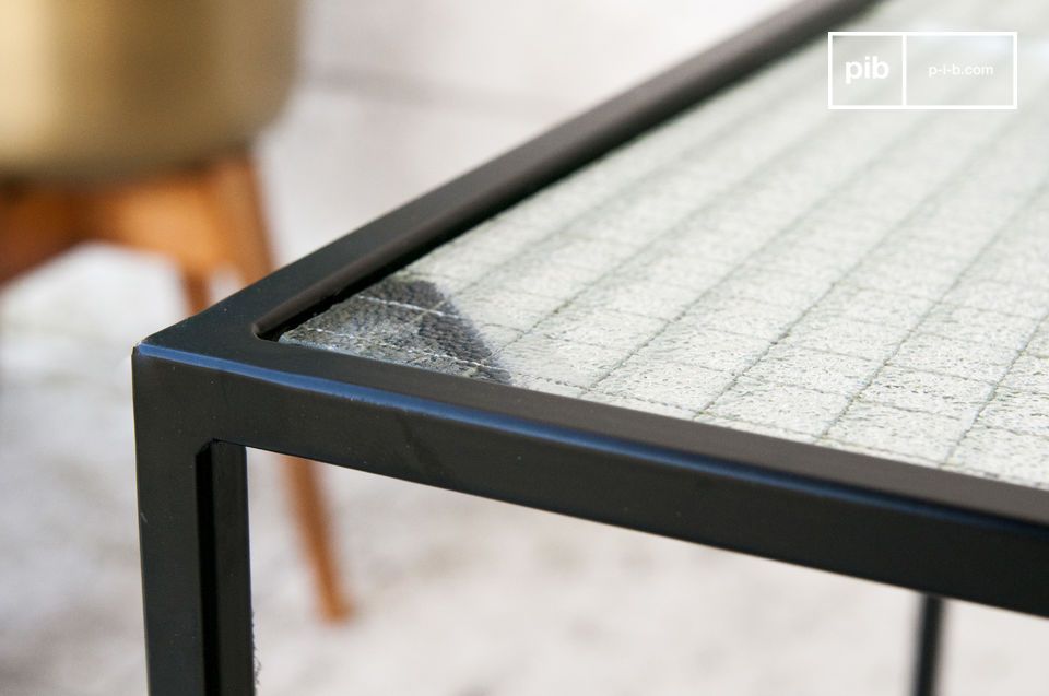 The structure of the table is a beautiful matt black colour.