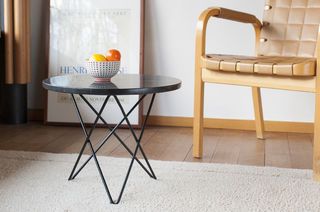 Aouthenn side table in black marble