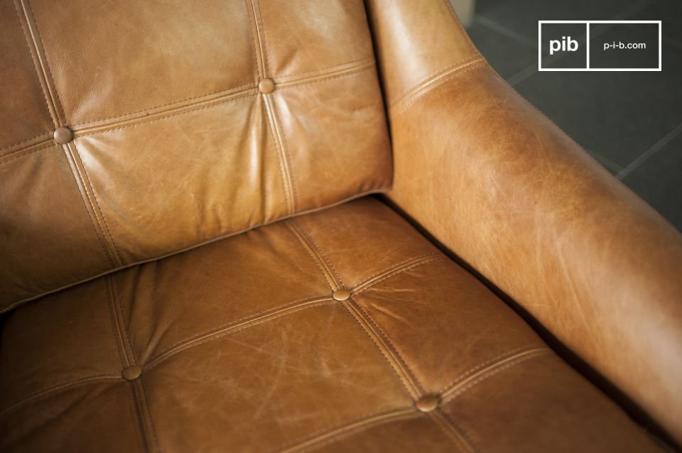 The leather is particularly qualitative; a pleasant touch and a sublime visual effect.