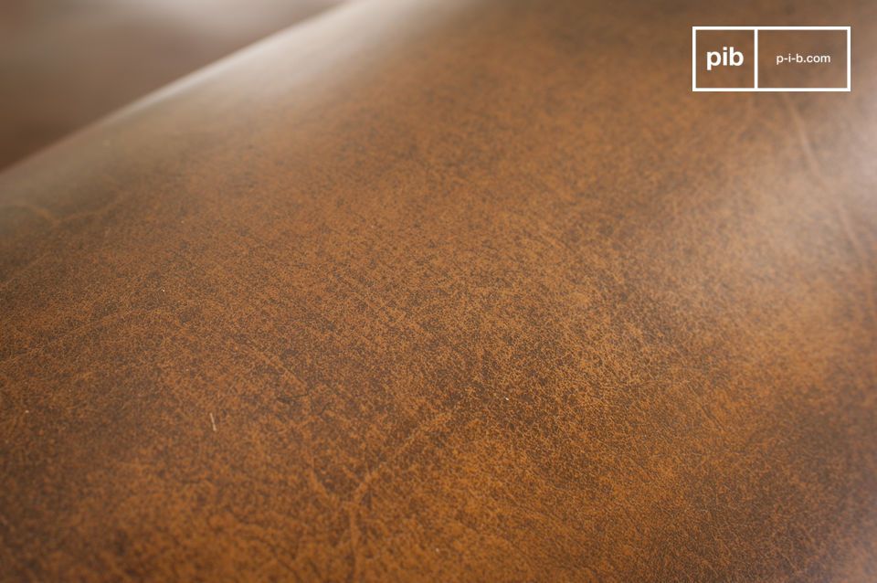 Full grain aniline leather of a rare quality.
