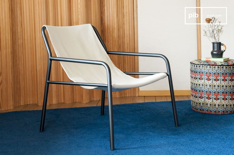 Very elegant armchair in light canvas and a matt black structure.