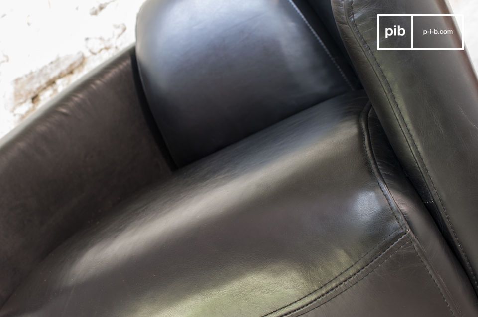 Full grain aniline leather offers comfort and superior performance.
