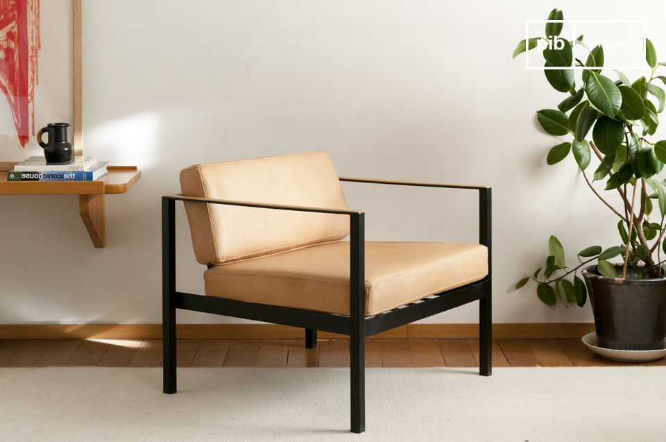 Elegant square and geometric structure of the chair.