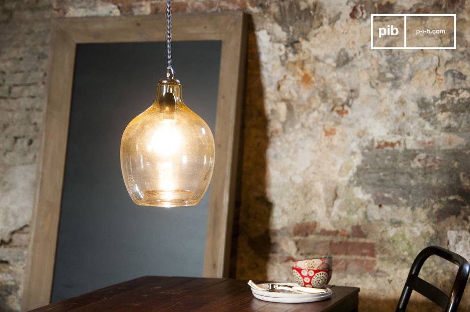 The hanging lamp Belvedere is a lamp with a special beauty that is also evident from the materials