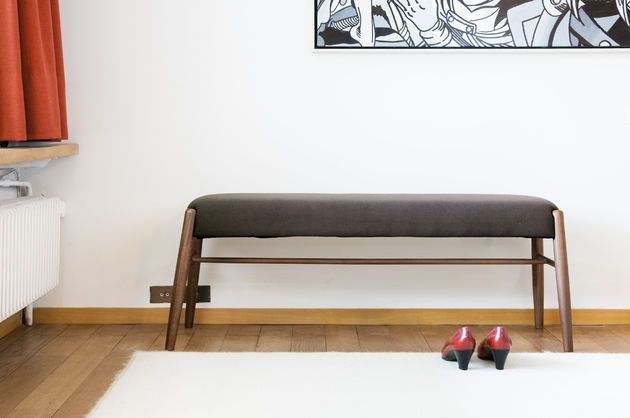 Varnished acacia bench Larssön