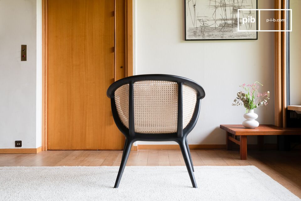 The black ash base ensures solid stability