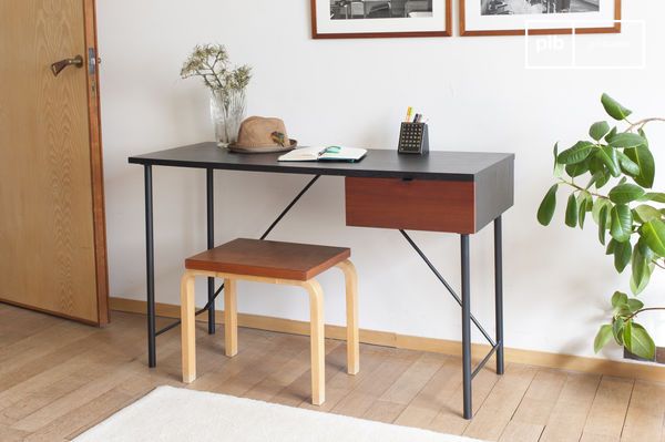 Black Desk Kater Hinn A Simple And Japanese Inspired Pib Ireland
