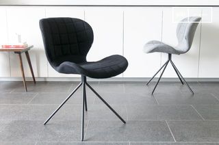 Black Hetsik chair