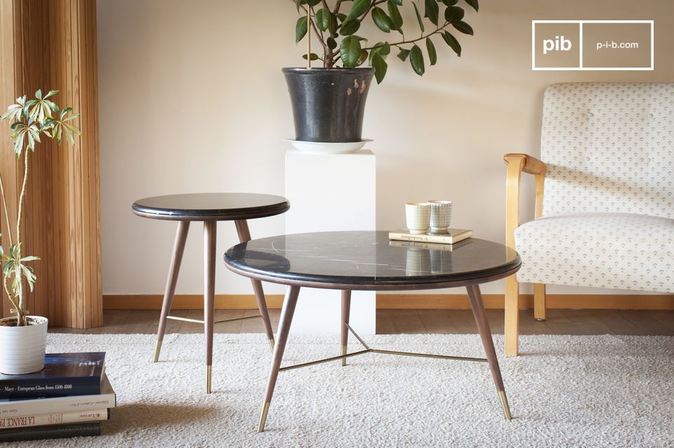 Beautiful coffee table in marble and brass.