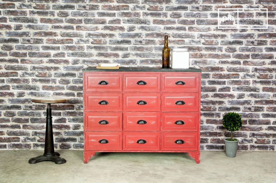 Made of metal, high and practical, ideal chest of drawers in industrial interiors.