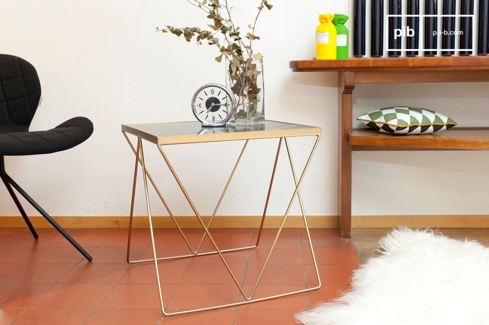 Small square coffee table in marble and gilded brass.