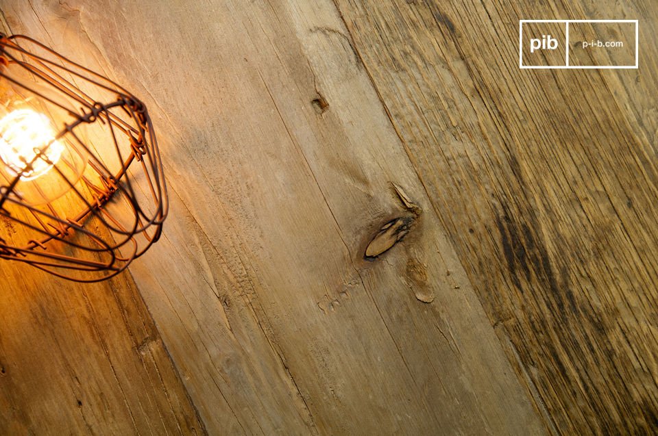 Beautiful coffee table in old wood.