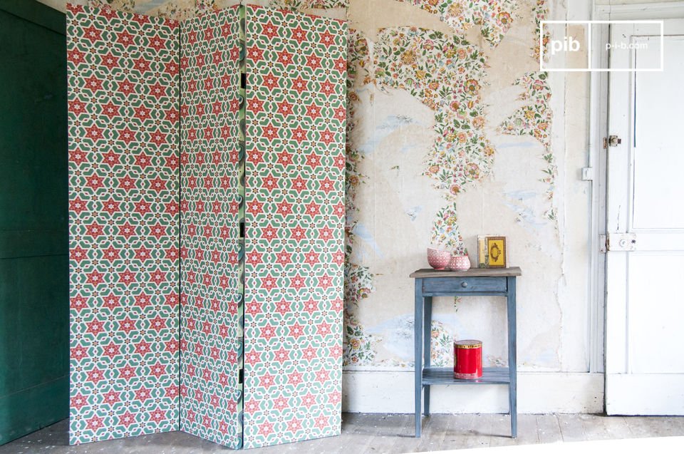 Three-panel folding screen with graphic motifs.