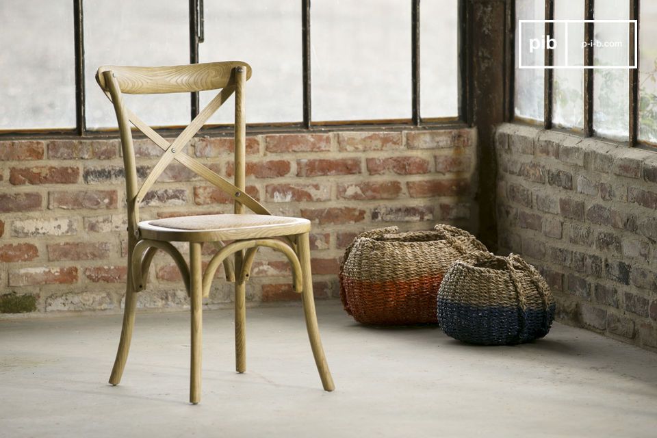 The chair is protected from stains by a colourless varnish.