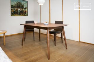 Varnished acacia dining table Chinatown