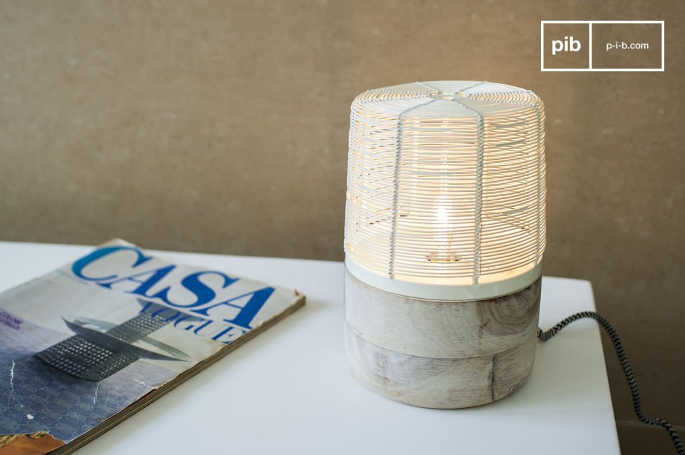 Small table lamp in wood and metal.