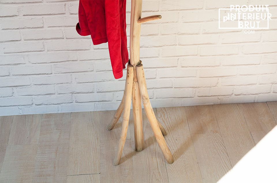 Entirely designed with teak
