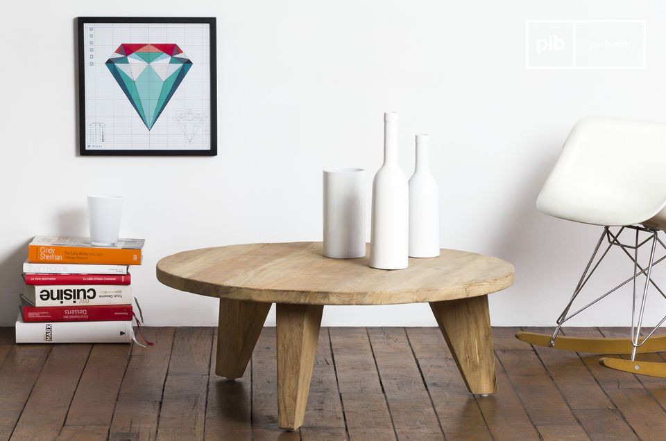 Coffee table with a total wood look.