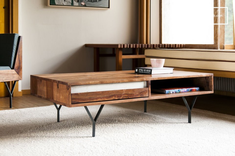 An elegant coffee table in wood and marble.