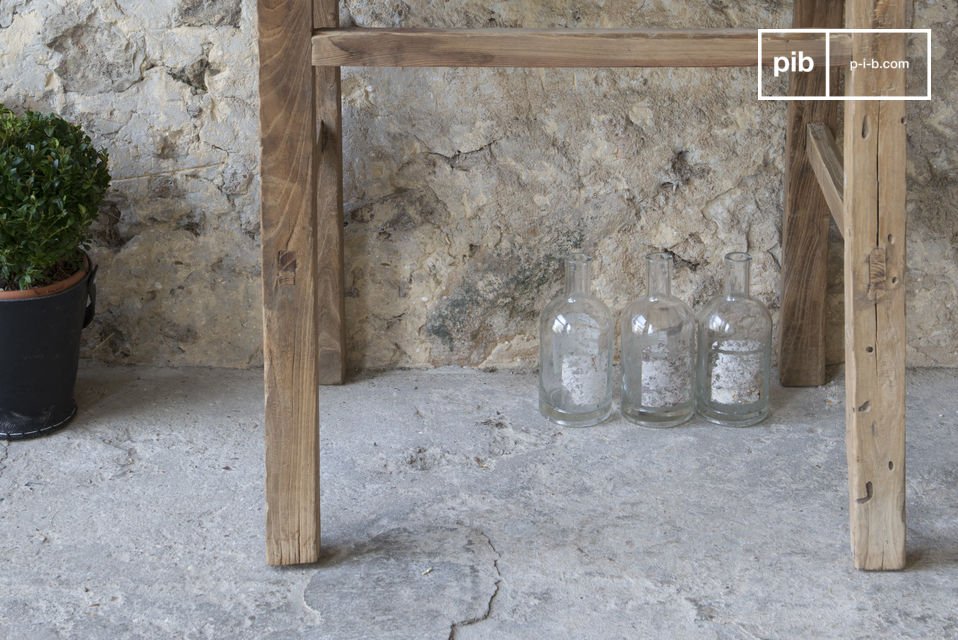 Simple and trendy this shabby chic console table is made out of old wood which gives it a style as