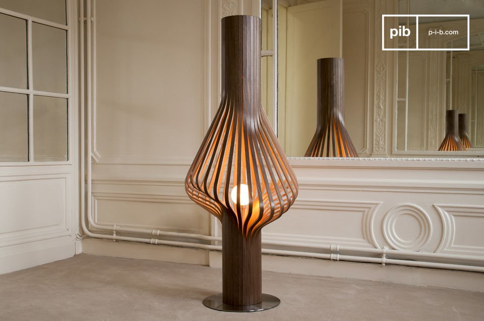 Elegant wooden lounge lamp.