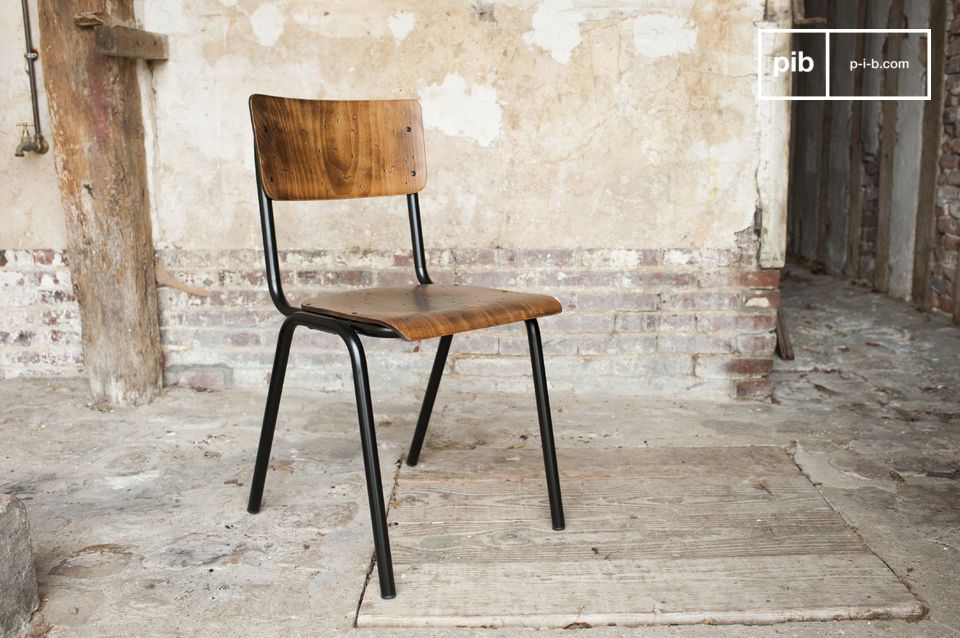 Nice vintage chair with a school spirit.