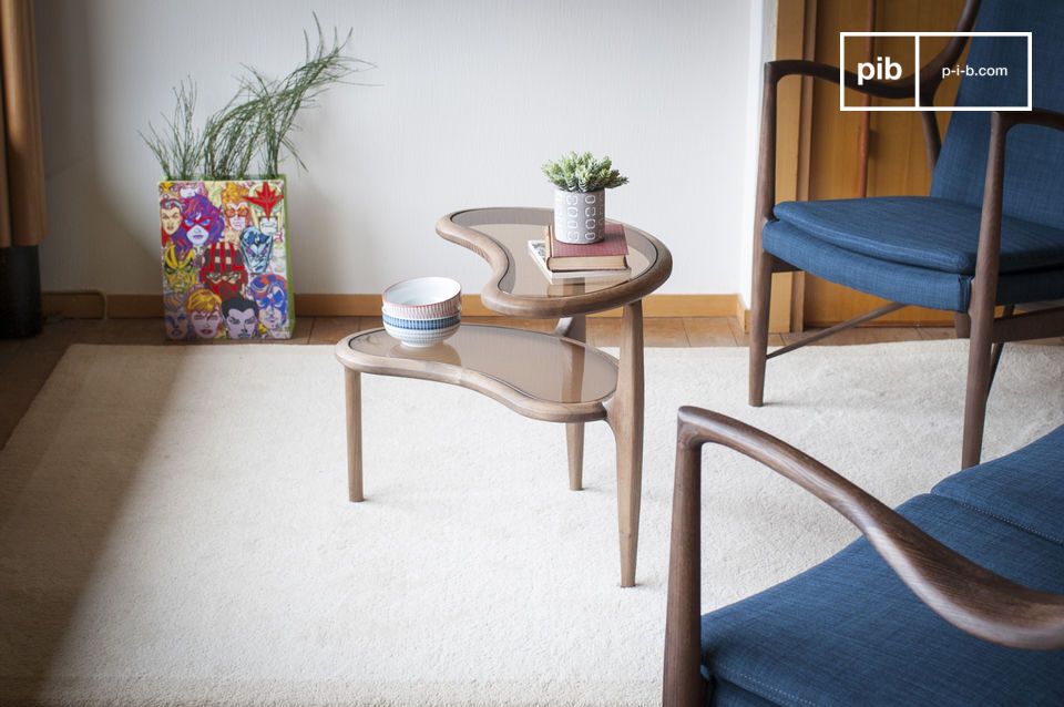 A side table based on the Italian design of the 1960s.