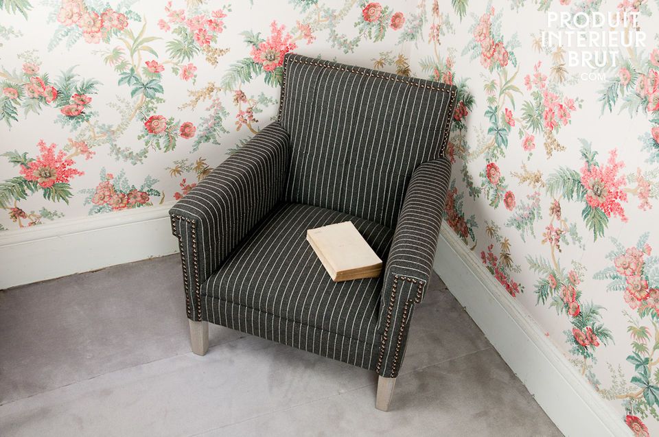 The Edgar Poe armchair is very well built