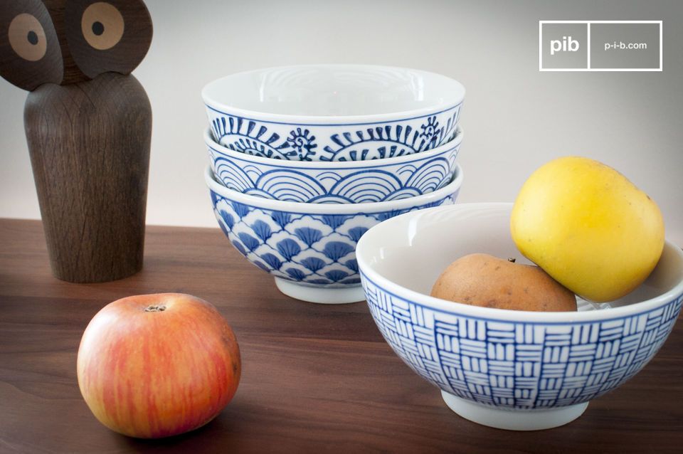 4 pretty bowls with geometric patterns.