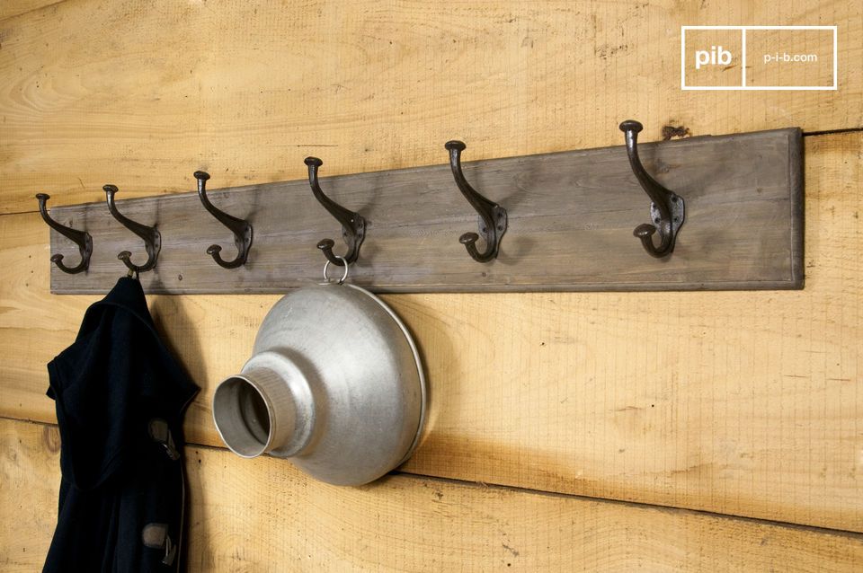 https://www.pib-home.co.uk/temp-pictures/giant-wood-and-metal-coat-rack-107112_960.jpg