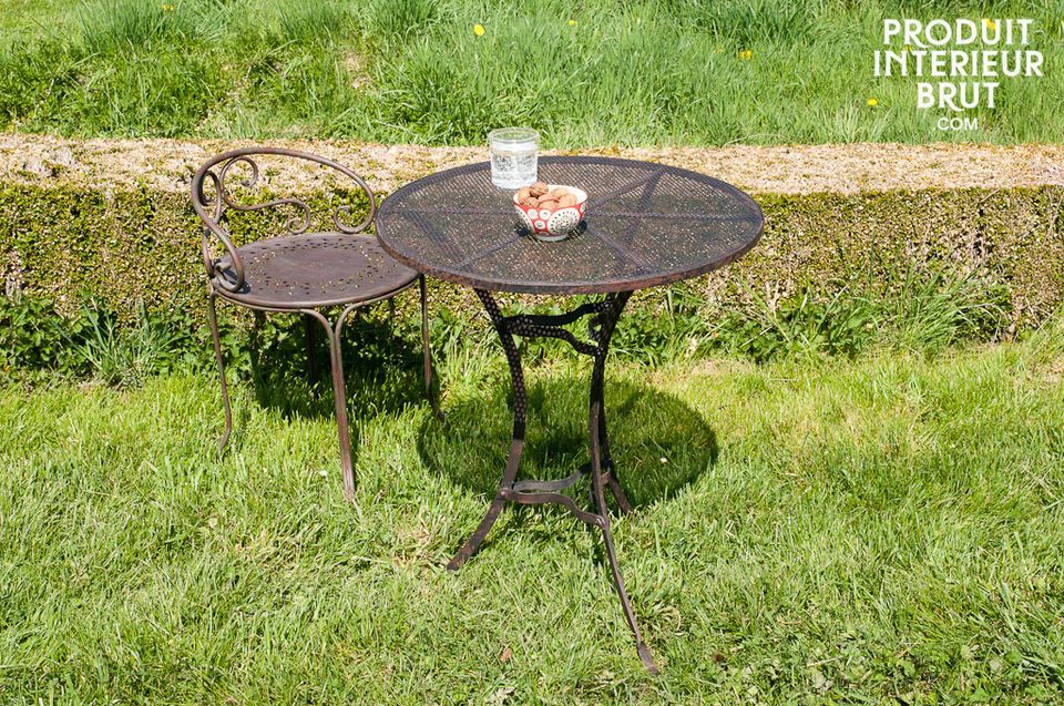 Giverny table