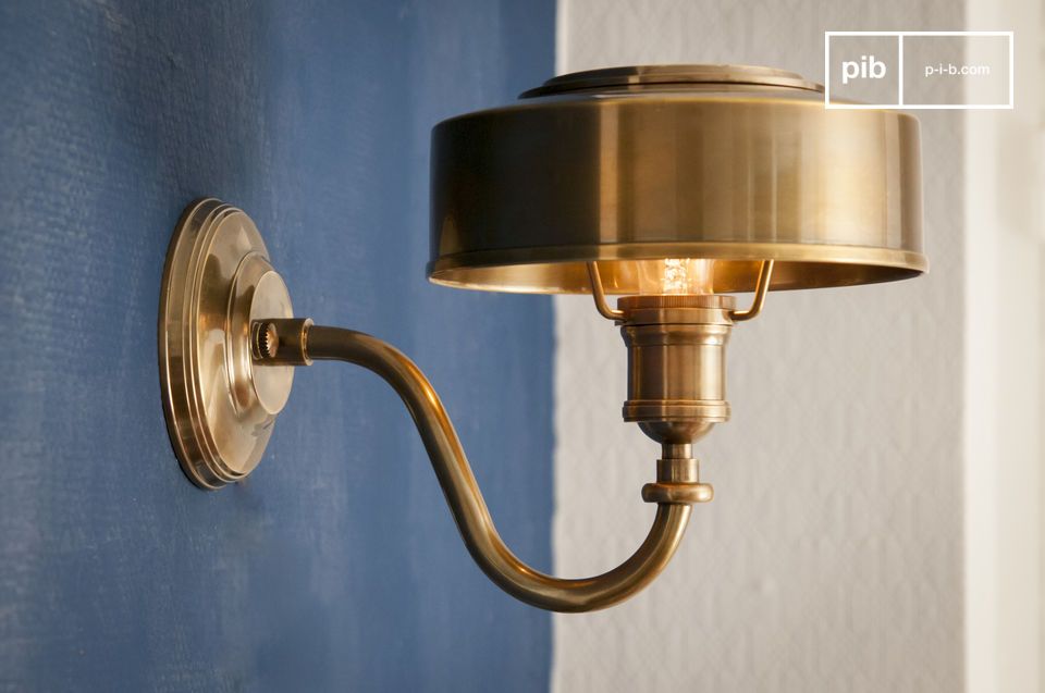 Golden brass wall lamp Amber
