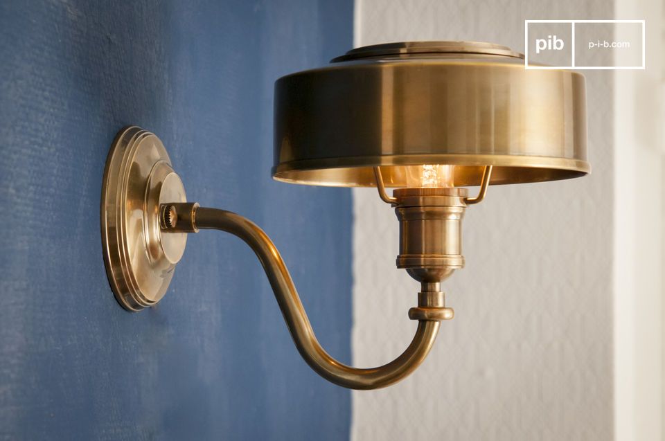 Gilded brass wall sconce Amber