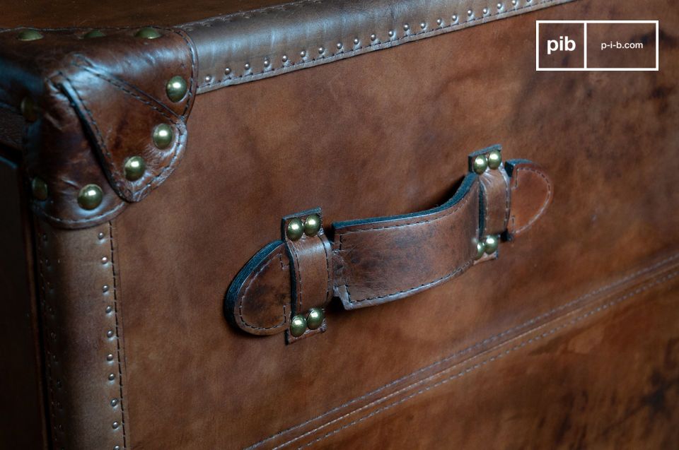 The handles, covered with leather, are of excellent workmanship.