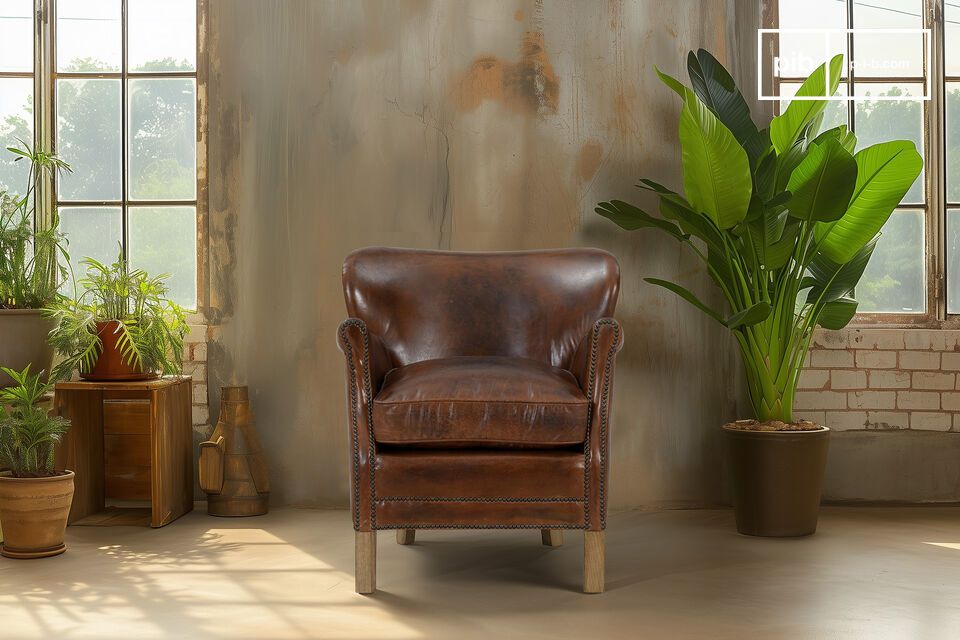 The full-grain leather, with a thickness of 0