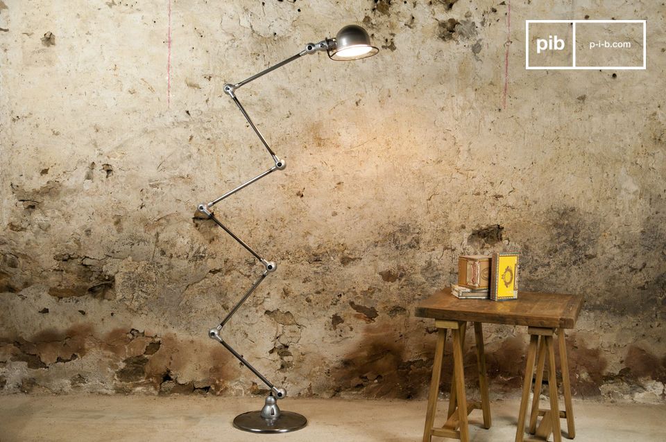 Illuminate your interior with a mythical luminaire, a true industrial sculpture.