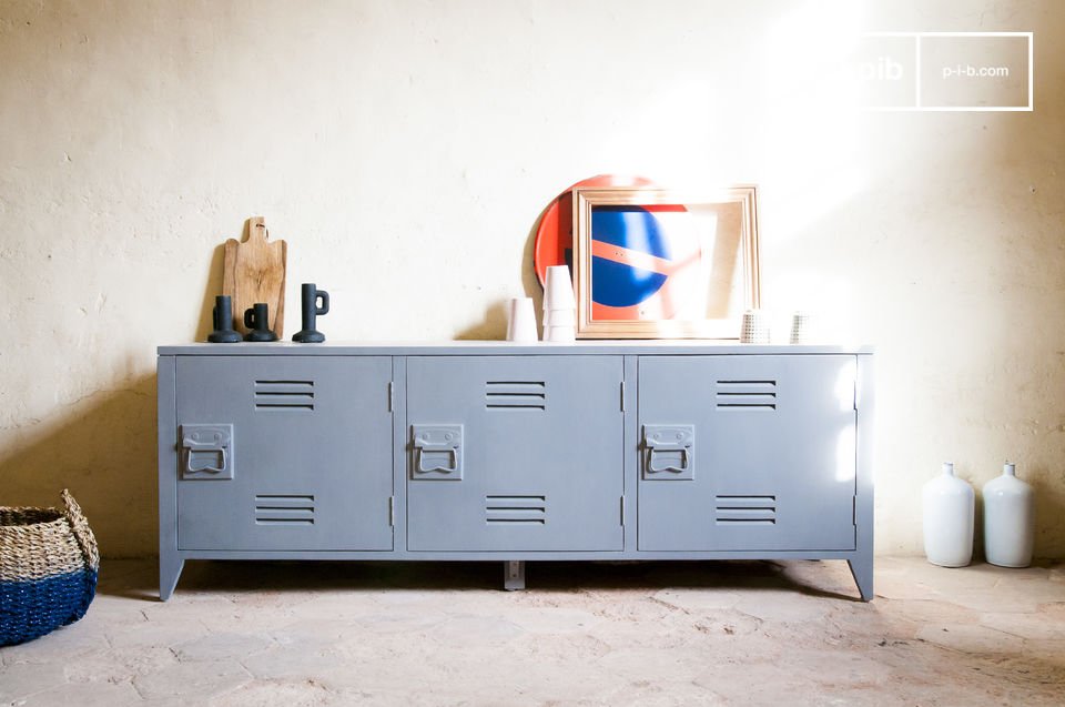Sublime buffet in grey metal.