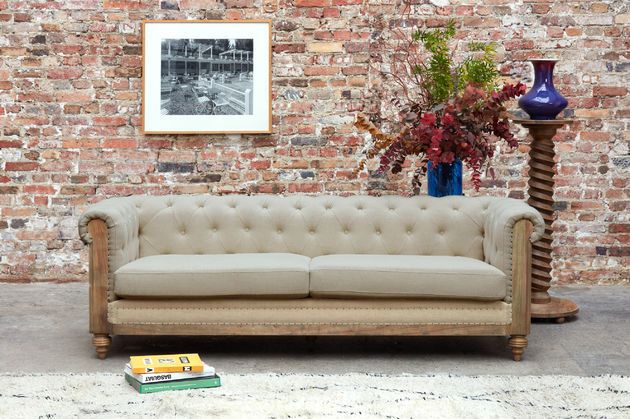 Grand linen and cotton Chesterfield sofa in almond Montaigu