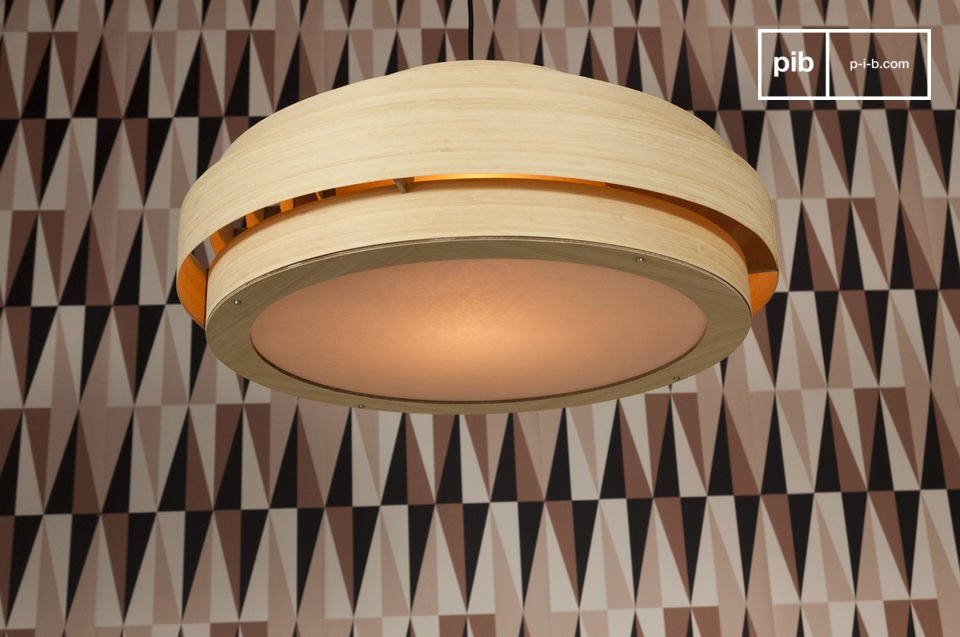 Ceiling lamp made of bamboo with an original shape.