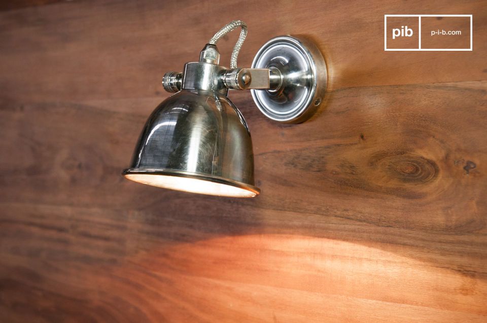 Nice bistro wall lamp with timeless lines.