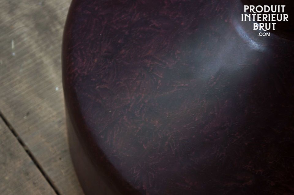 Super-size ceiling light, with a golden inside surface