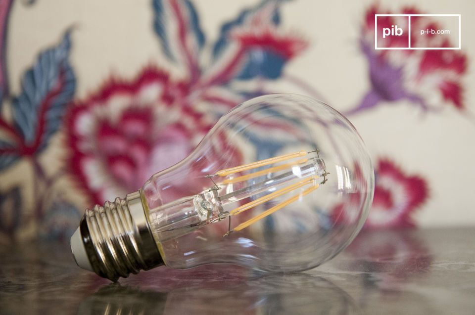 Retro LED bulb with a lifetime of more than 25000 hours.